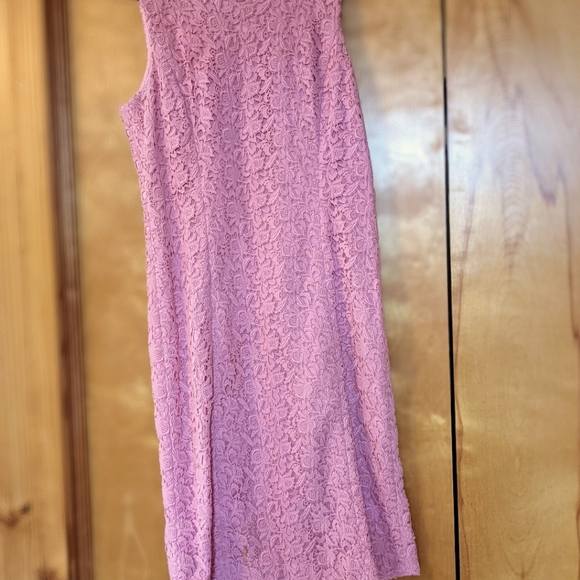 Lace pink dress - Picture 2 of 3